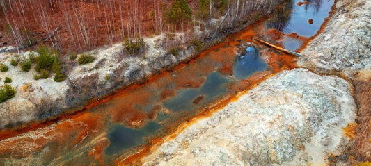 ¡Alerta Ambiental! Metales Pesados en Suelo y Agua: ¿Qué Peligros Ocultan?